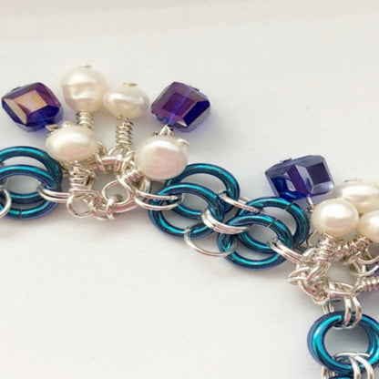 Silver-Plated and Niobium Chainmaille Bracelet with Freshwater Pearls and Blue Crystals