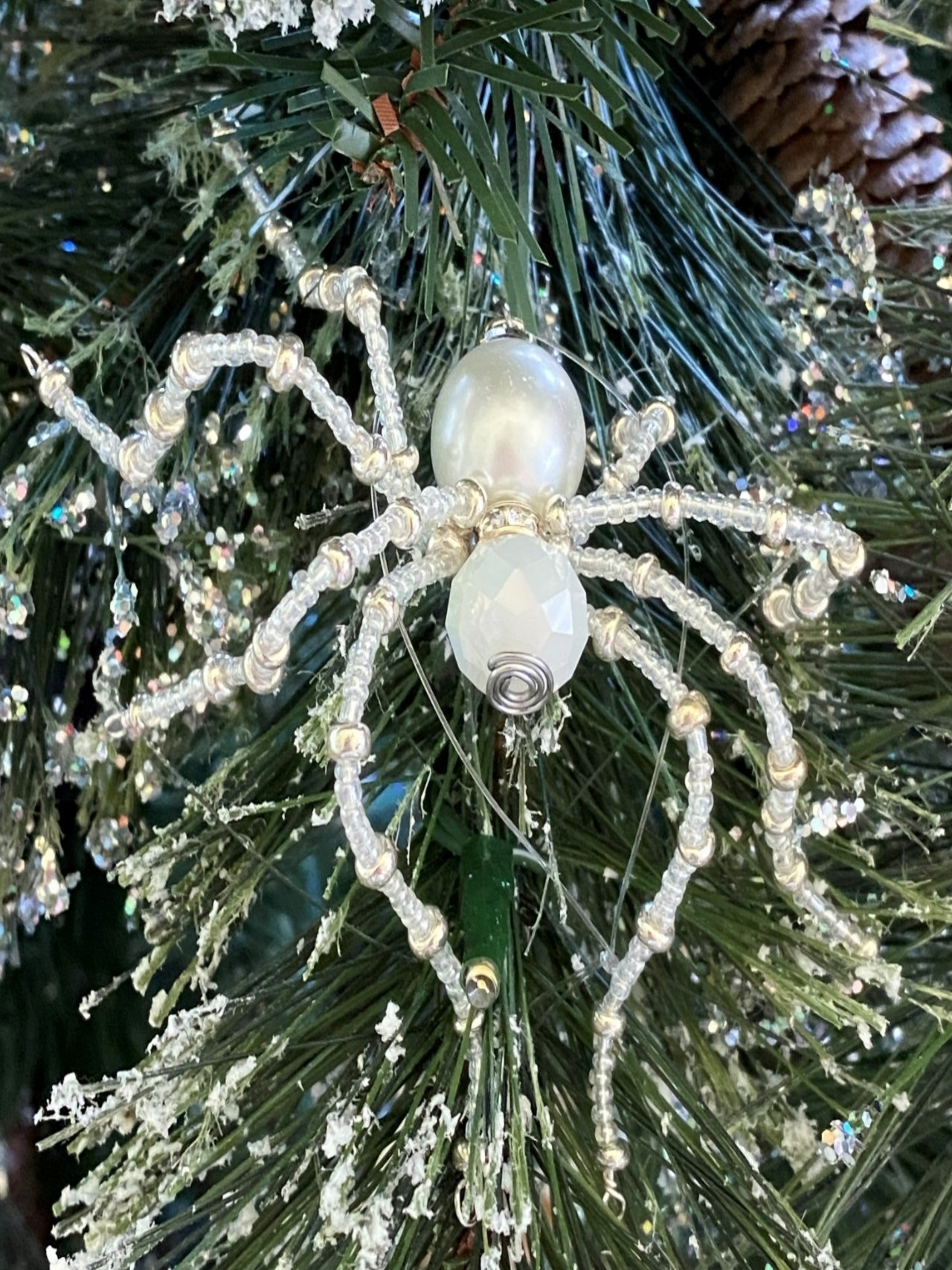 Christmas Spider | White and Silver